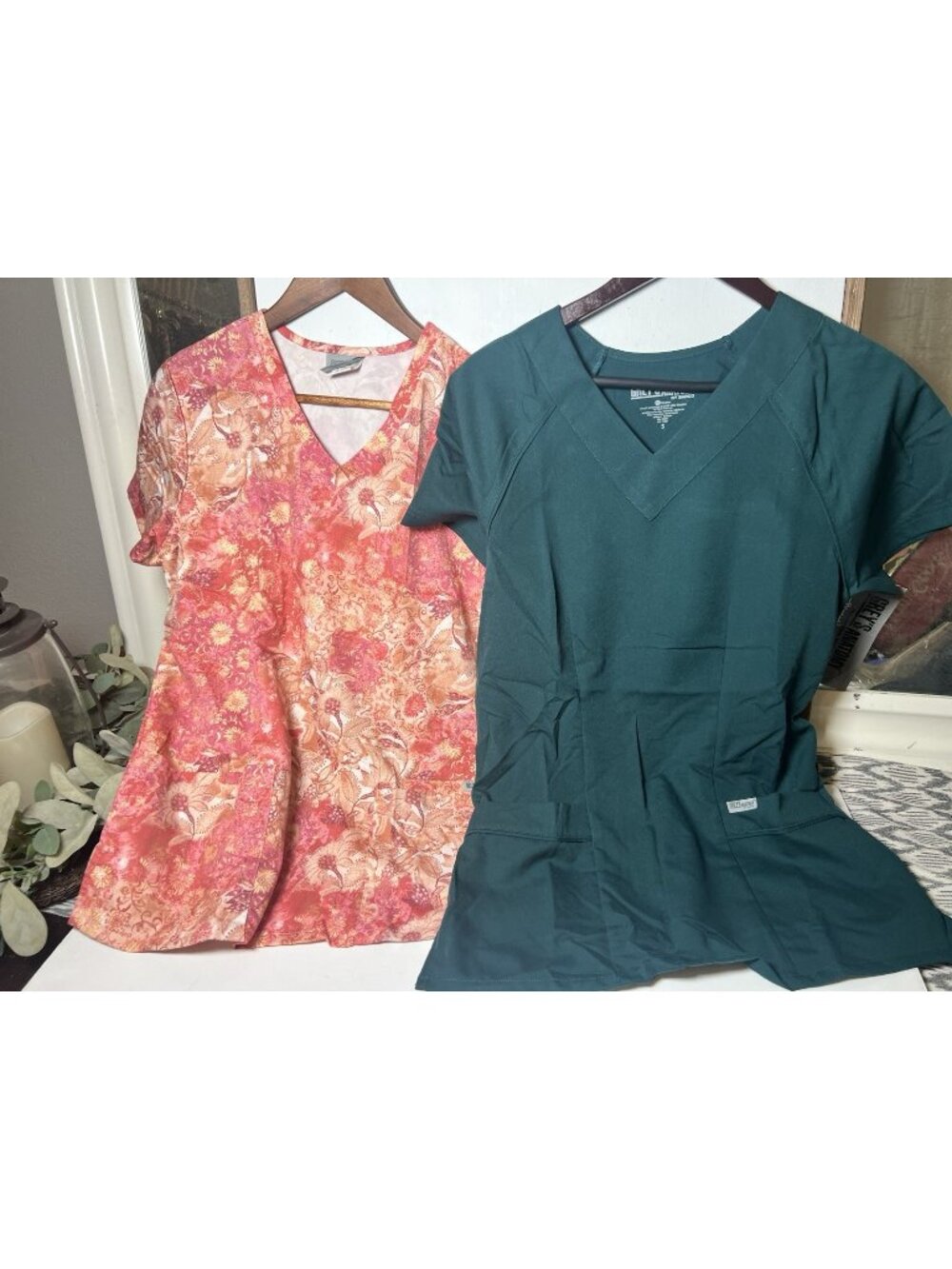 Lot 2 Grey's Anatomy Barco Printed V-Neck Scrub Top Size S Deep Forest Gardena